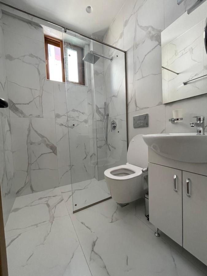 Sun And Sea Apartment Saranda Екстериор снимка